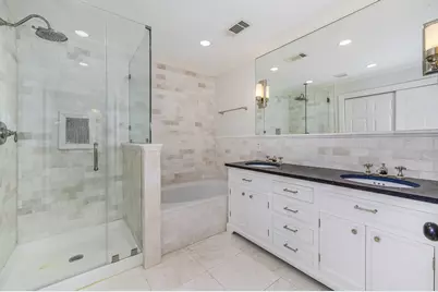 158 N Magnolia Pond Place #158E, The Woodlands, TX 77381 - Photo 16
