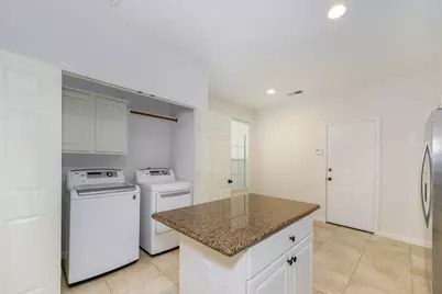 158 N Magnolia Pond Place #158E, The Woodlands, TX 77381 - Photo 10
