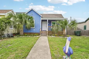1022 Avenue L, Galveston, TX 77550 - Photo 2