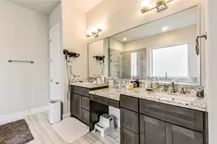 10914 Brookeshire Chase Ln, Houston, TX 77043 - Photo 32