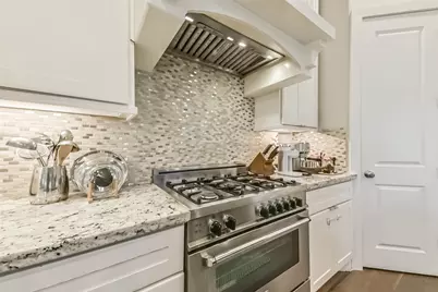 10914 Brookeshire Chase Lane, Houston, TX 77043 - Photo 22