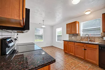 4403 Sprangletop Avenue, Baytown, TX 77521 - Photo 18