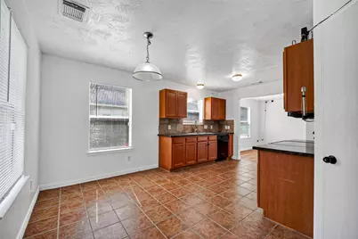 4403 Sprangletop Avenue, Baytown, TX 77521 - Photo 10