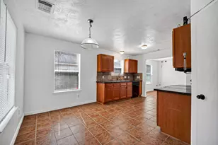 4403 Sprangletop Ave, Baytown, TX 77521 - Photo 10