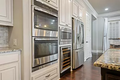 179 Lake View Loop, Fulshear, TX 77441 - Photo 12