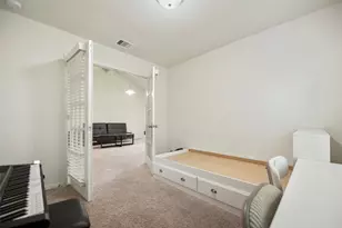 12730 Pelican Bay Dr, Houston, TX 77038 - Photo 10