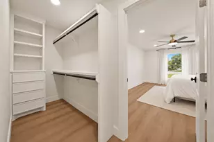 10111 Kerrwood Ln, Houston, TX 77080 - Photo 16