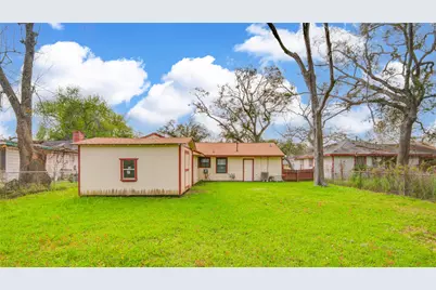 215 Cypress Street, Lake Jackson, TX 77566 - Photo 26