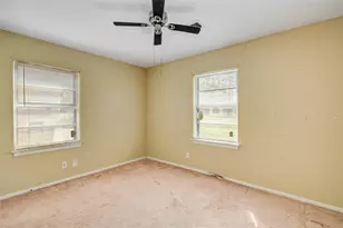 215 Cypress St, Lake Jackson, TX 77566 - Photo 16