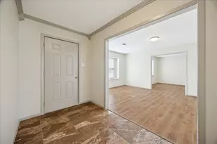 10718 Inwood Dr, Houston, TX 77042 - Photo 6