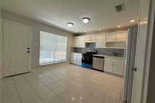 9503 Homeland Dr, Houston, TX 77083 - Photo 6