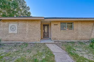 11503 High Star Dr, Houston, TX 77072 - Photo 4