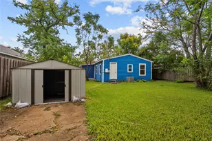 1101 8th Ave N, Texas City, TX 77590 - Photo 18
