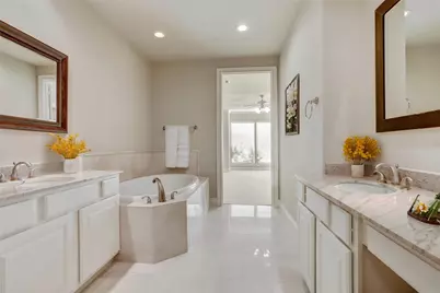 9133 Creekstone Lake Drive, Houston, TX 77054 - Photo 20