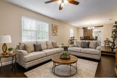 584 Elm Street, Prairie View, TX 77484 - Photo 4
