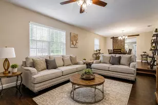 584 Elm St, Prairie View, TX 77484 - Photo 4