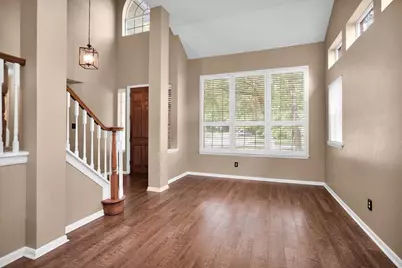 111 S Winterport Circle, The Woodlands, TX 77382 - Photo 4