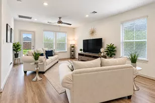 2815 Chase Cross Ln, Houston, TX 77047 - Photo 10