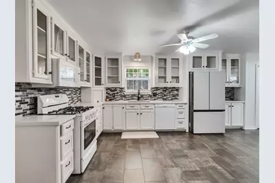 1928 Greentree Drive, Huntsville, TX 77340 - Photo 14