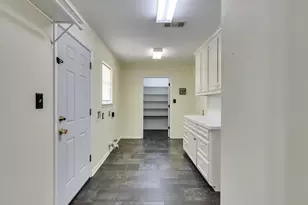 1928 Greentree Dr, Huntsville, TX 77340 - Photo 18