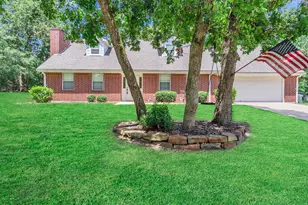 1928 Greentree Dr, Huntsville, TX 77340 - Photo 2