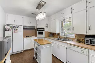 4200 Woody Ln, Bryan, TX 77803 - Photo 14