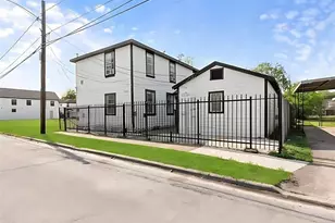 3126 Webster St, Houston, TX 77004 - Photo 2