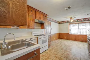 1510 W 11th St, Freeport, TX 77541 - Photo 16