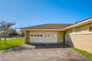 1510 W 11th St, Freeport, TX 77541 - Photo 4