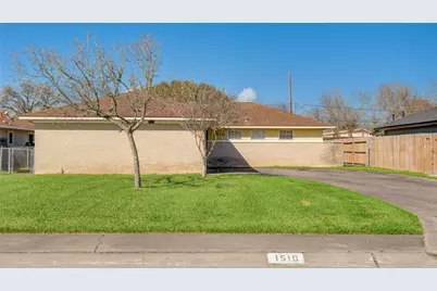 1510 W 11th Street, Freeport, TX 77541 - Photo 2