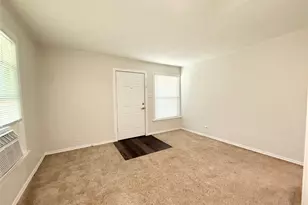 117 Oak Dr, Lake Jackson, TX 77566 - Photo 2