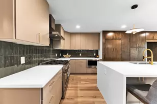 10722 Ella Lee Ln, Houston, TX 77042 - Photo 18