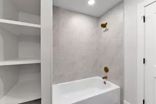 10722 Ella Lee Ln, Houston, TX 77042 - Photo 46