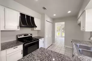 4911 Creek Shadows Dr, Houston, TX 77339 - Photo 2