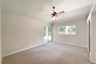 4911 Creek Shadows Dr, Houston, TX 77339 - Photo 4