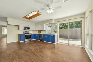 15711 Cavendish Dr, Houston, TX 77059 - Photo 12