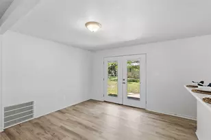 1916 Vinewood Dr, Bryan, TX 77802 - Photo 12