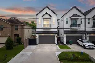 816 E 38th St, Houston, TX 77022 - Photo 1