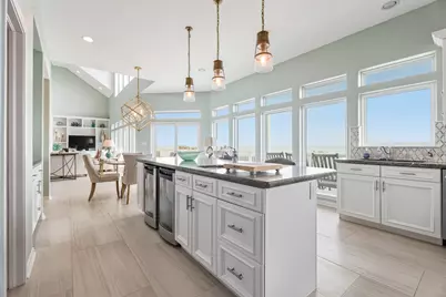 19023 Kahala Drive E, Galveston, TX 77554 - Photo 18