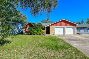 129 Cannon St, Clute, TX 77531 - Photo 2