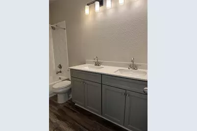 423 Calumet, Palacios, TX 77465 - Photo 10