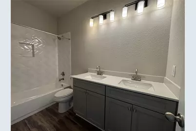 423 Calumet, Palacios, TX 77465 - Photo 8