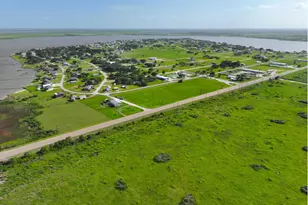 423 Calumet, Palacios, TX 77465 - Photo 22