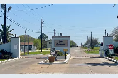 423 Calumet, Palacios, TX 77465 - Photo 34