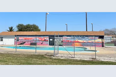 423 Calumet, Palacios, TX 77465 - Photo 26