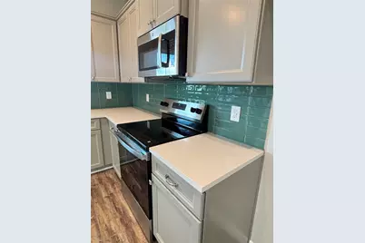 423 Calumet, Palacios, TX 77465 - Photo 12