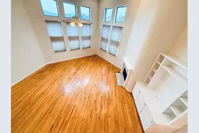 9813 Cynthia Ann Court, Houston, TX 77025 - Photo 32