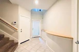 9813 Cynthia Ann Ct, Houston, TX 77025 - Photo 8