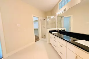 9813 Cynthia Ann Ct, Houston, TX 77025 - Photo 10