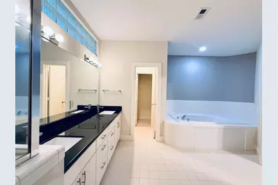 9813 Cynthia Ann Court, Houston, TX 77025 - Photo 6